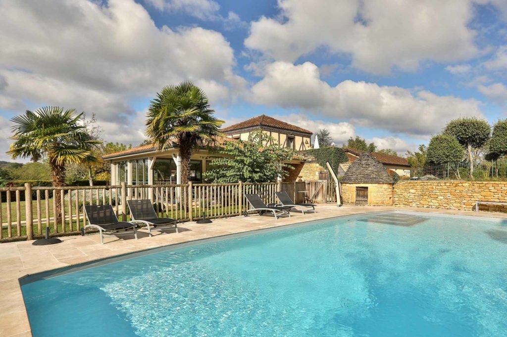 piscine de l'hôtel Mas de Castel Sarlat Périgord